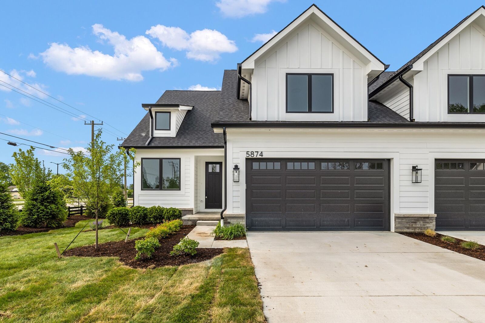 Property Photo:  5811 Heights Drive Unit 4 / Building 2  MI 48314 