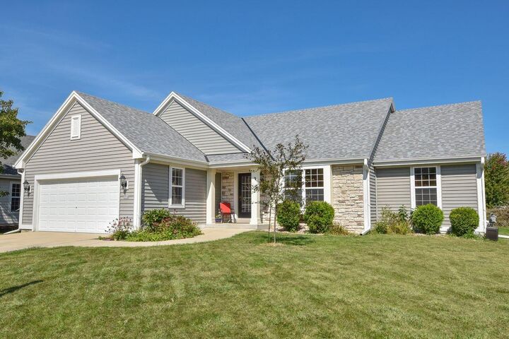 1718 Prairie Dr  West Bend WI 53095 photo