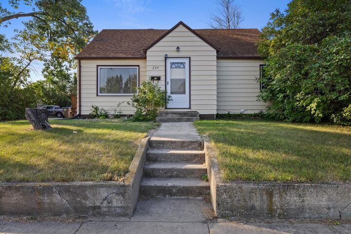 224 SE 11th Ave  Minot ND 58701 photo