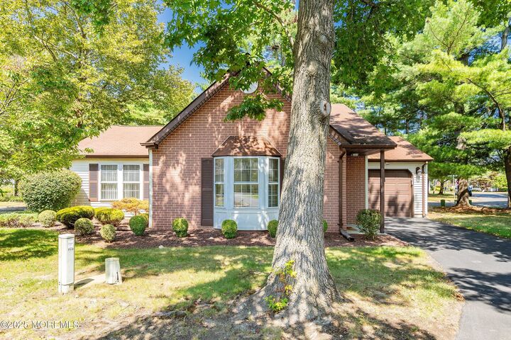 Property Photo:  5 Morden Close  NJ 07728 