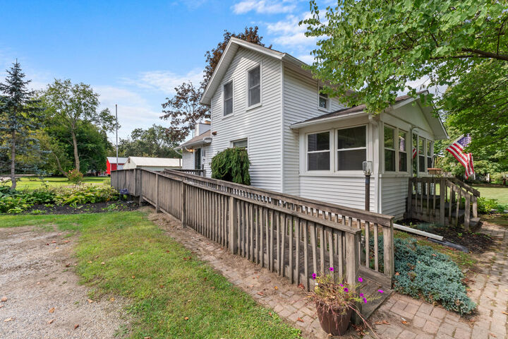 Property Photo:  216 Spink Street  MI 49241 