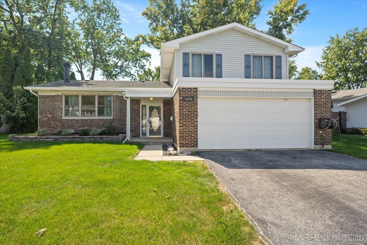 Property Photo: 3011 Scenicwood Lane IL 60517