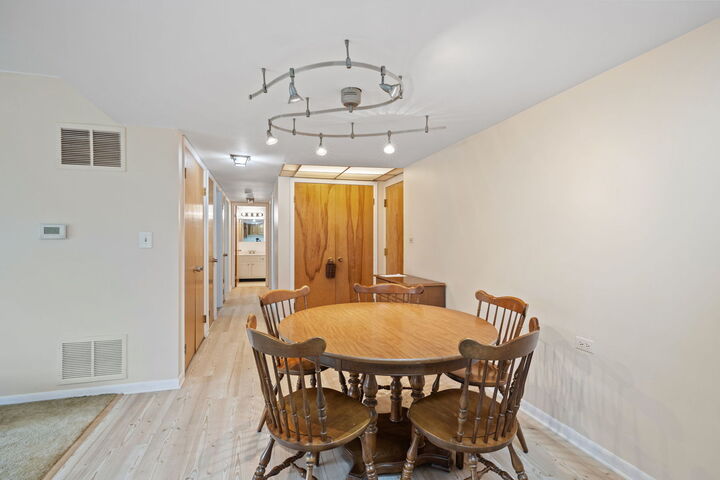 Property Photo:  5540 Walnut Avenue 11B  IL 60515