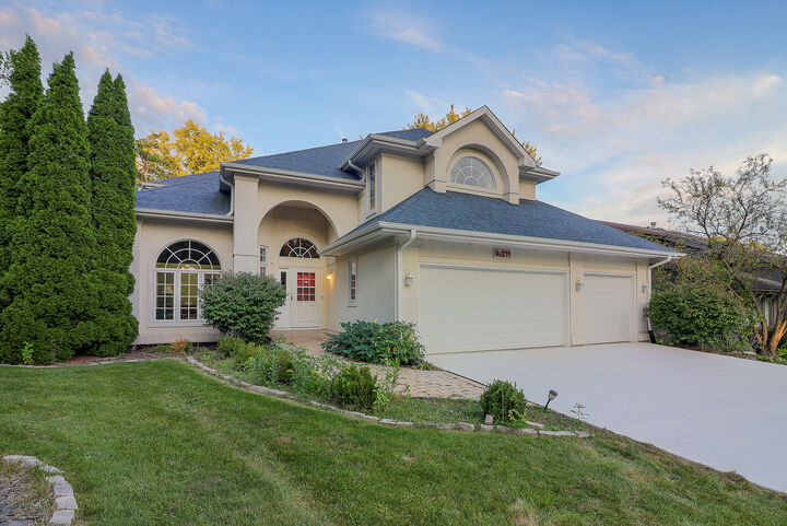 9S211 Graceland Street  Downers Grove IL 60516 photo