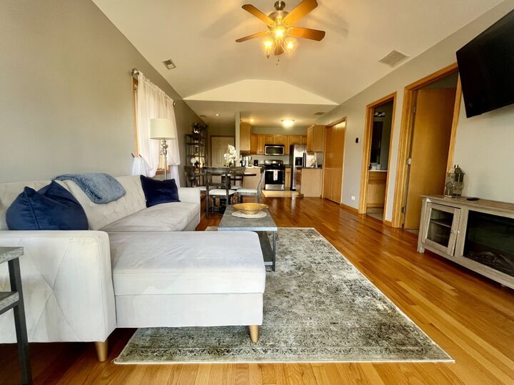 Property Photo: 10620 S Central Avenue 3A IL 60415