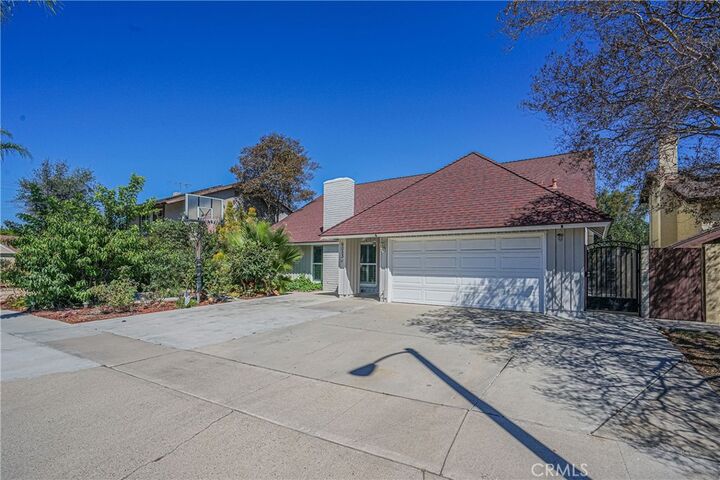 Property Photo:  6053 Ronald Circle  CA 90630 