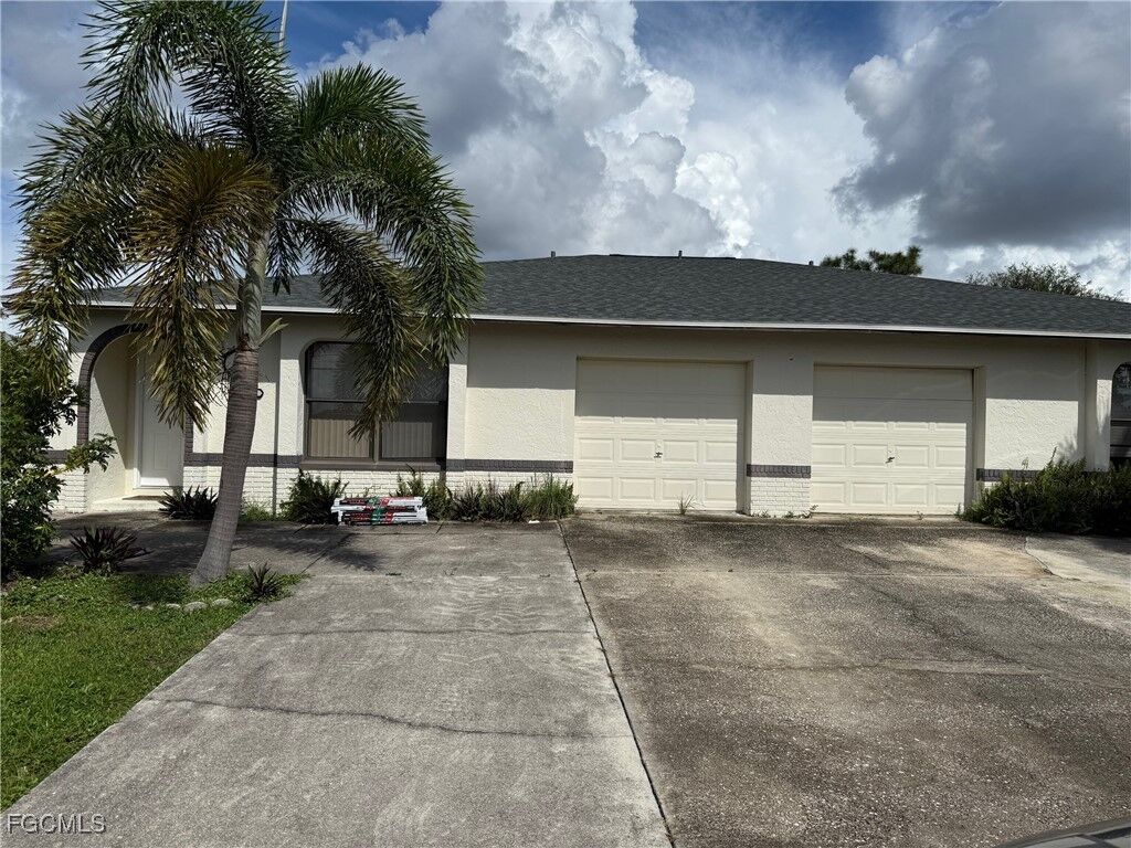 Property Photo: 1415 SE 23rd Place FL 33990