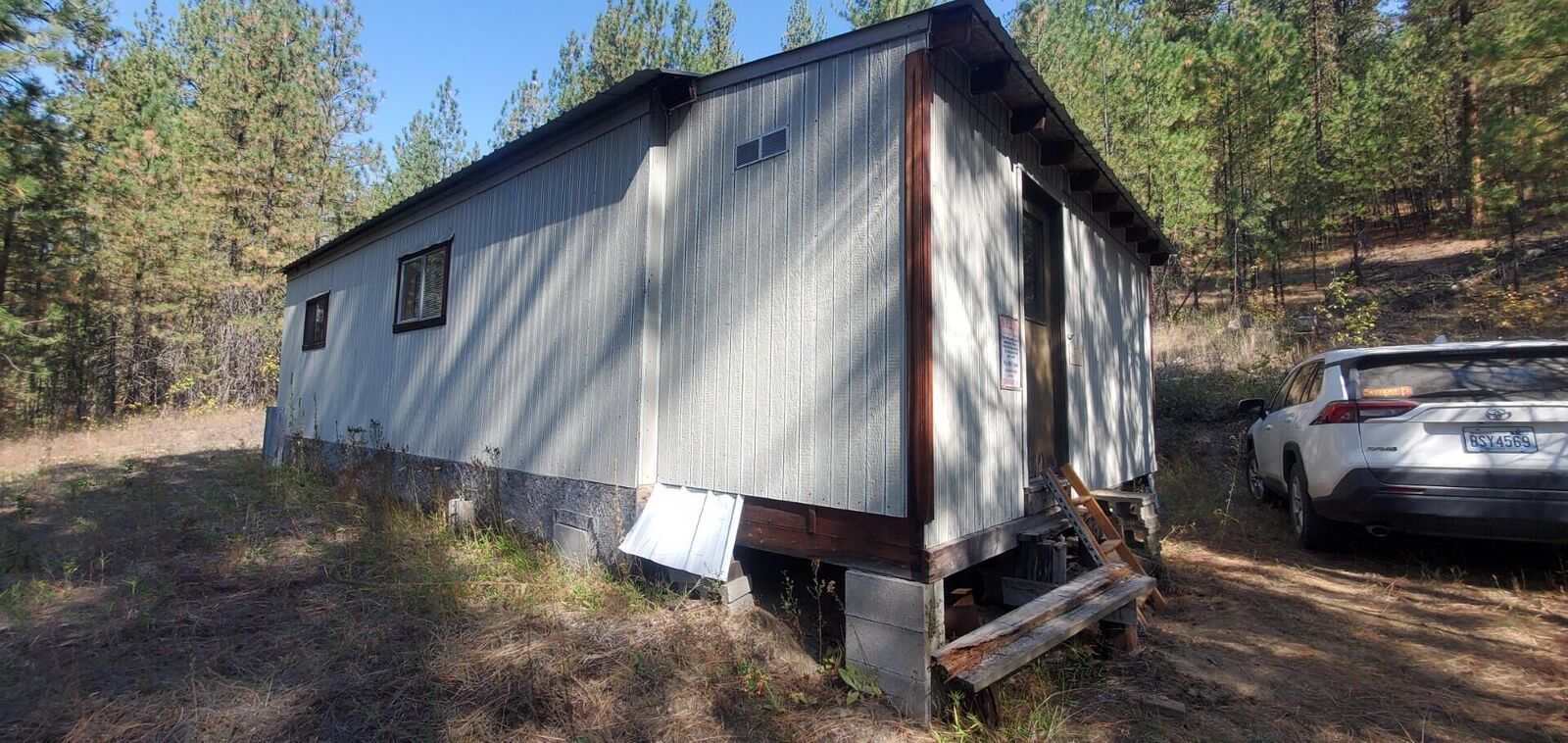 Property Photo: 3733 Xx Sand Creek Rd WA 99141