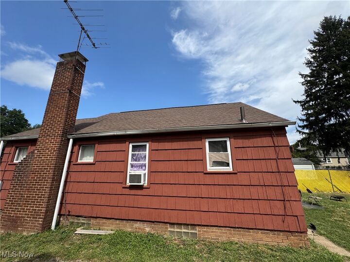 Property Photo: 1332 Spring Avenue NE OH 44714
