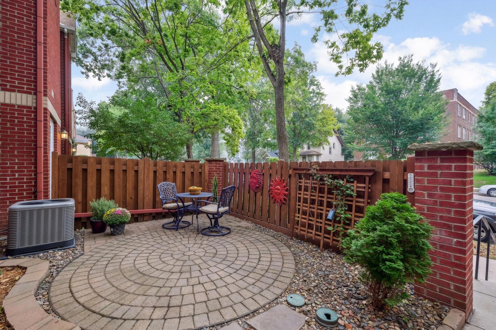 Property Photo: 2009 Grand Avenue MN 55105