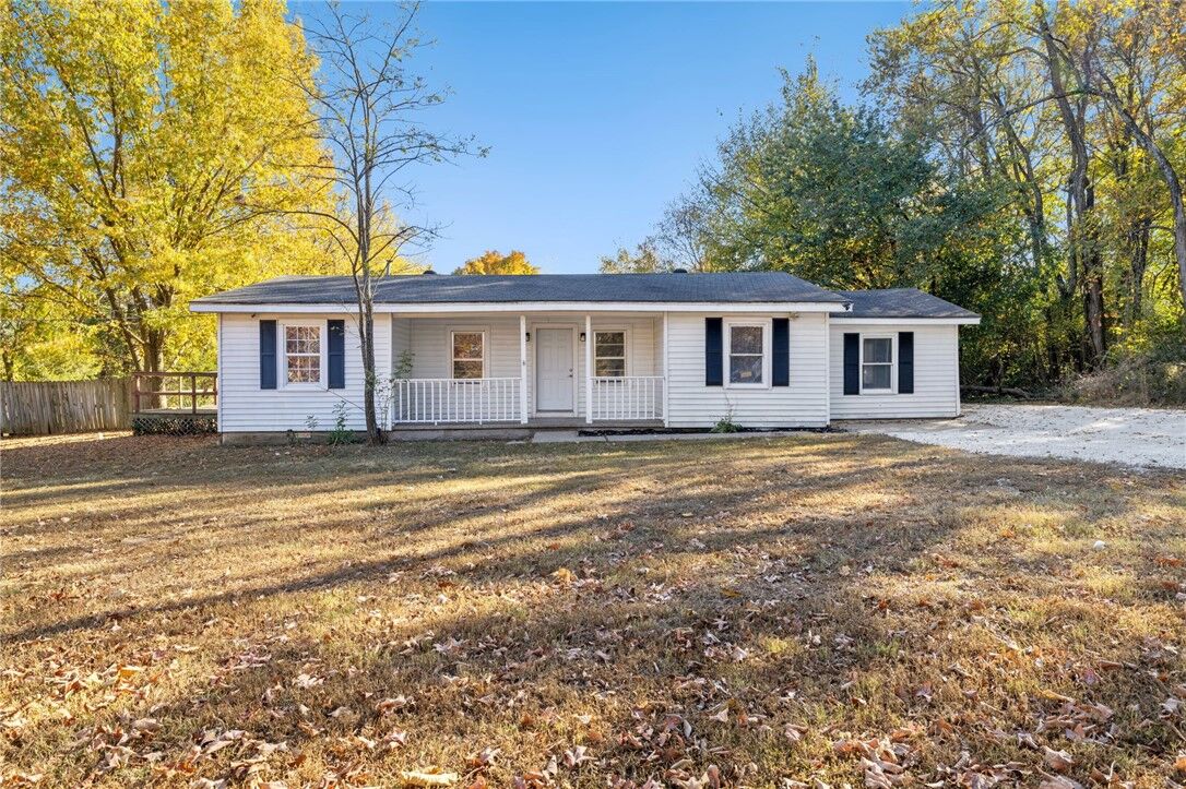 Property Photo: 2743 Old Farmington Road AR 72704