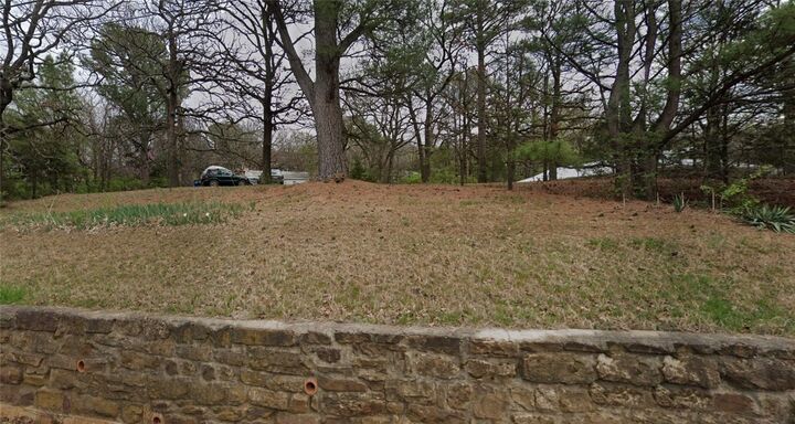 1624 N Gregg Avenue  Fayetteville AR 72703 photo