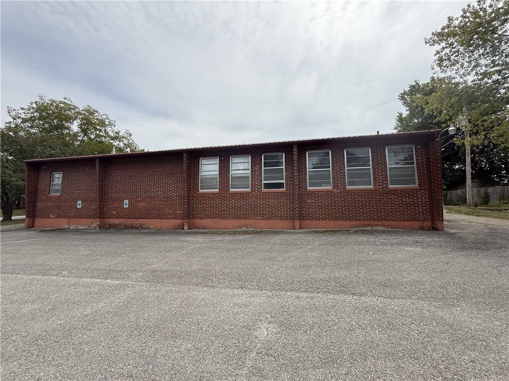 Property Photo: 710 Robinson Street AR 72601