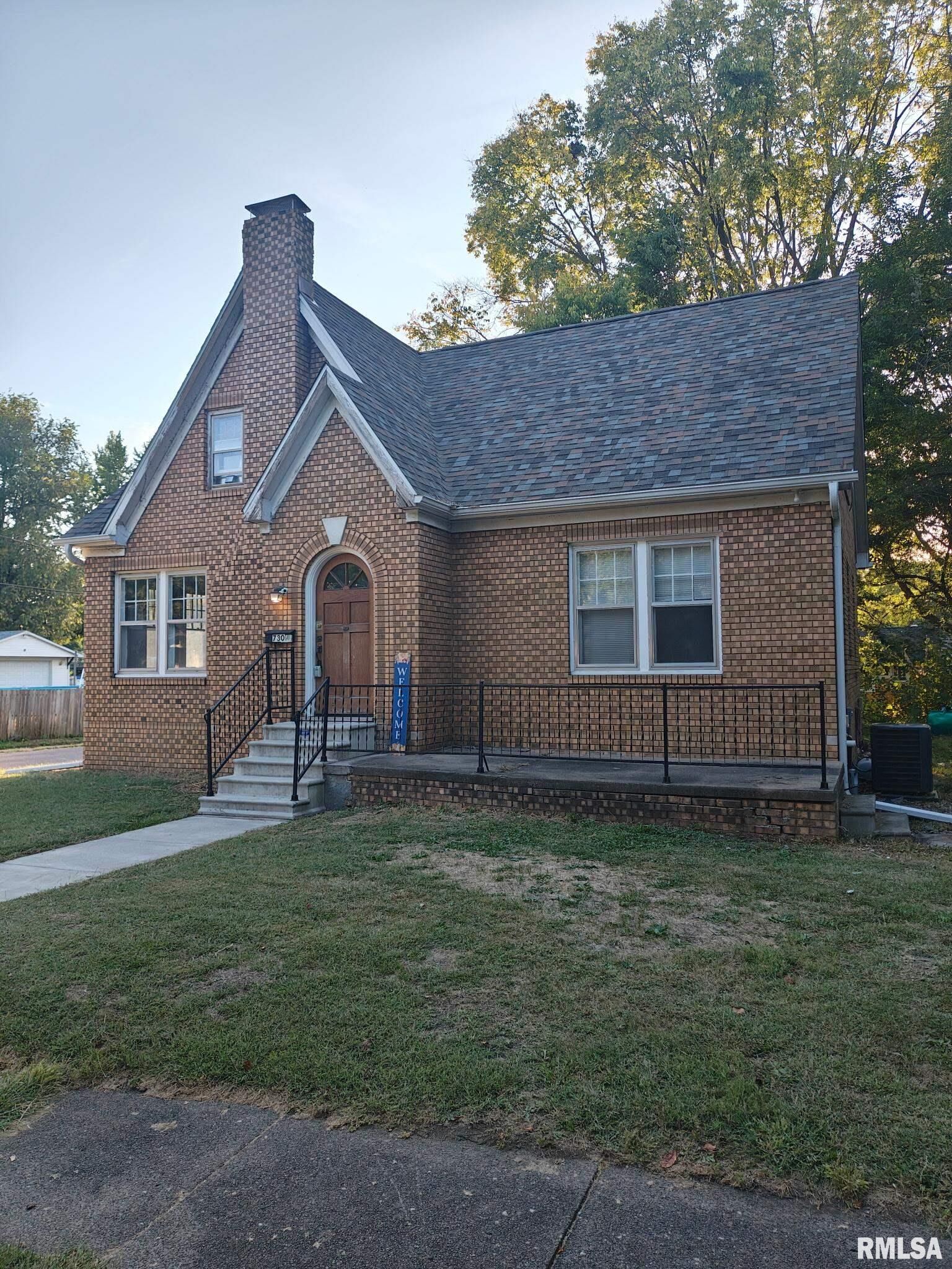 Property Photo: 730 N Cedar Street IL 61401