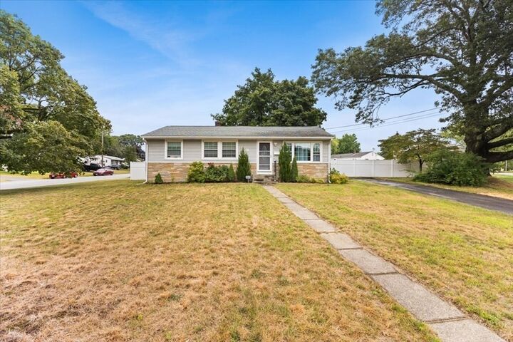 Property Photo:  65 Hoyt St  RI 02886 