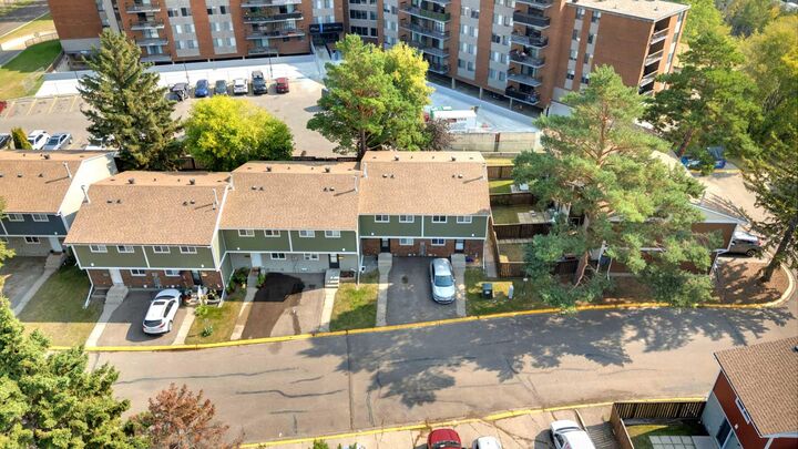 Photo de la propriété: 5935 63 Street 73 AB T4N 6C1