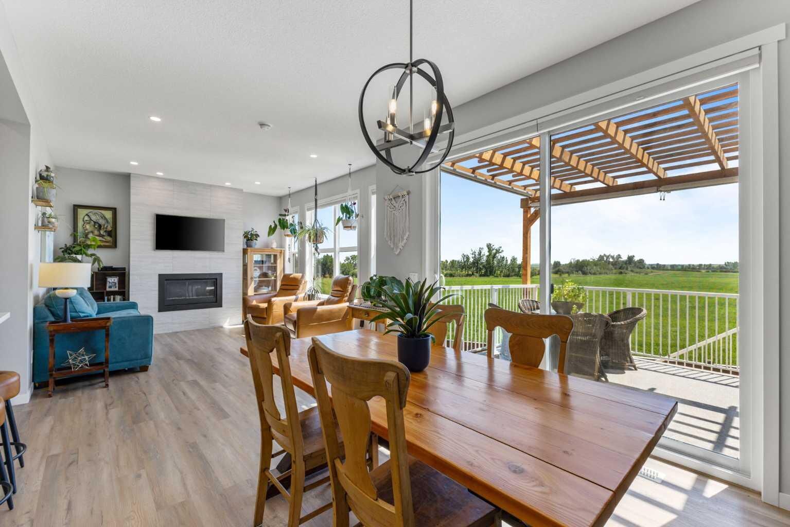Property Photo: 307 Monterey Place SE AB T1V 0H6