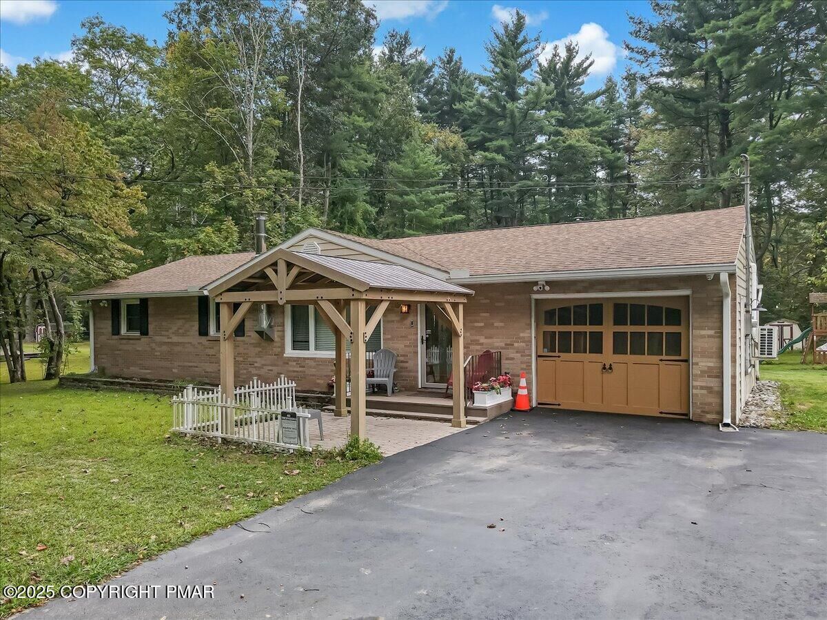 Property Photo: 259 Tanite Road PA 18360