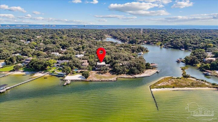 320 N Sunset Blvd  Gulf Breeze FL 32561 photo