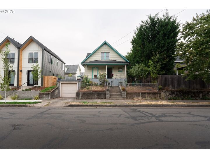 215 NE Going St  Portland OR 97211 photo