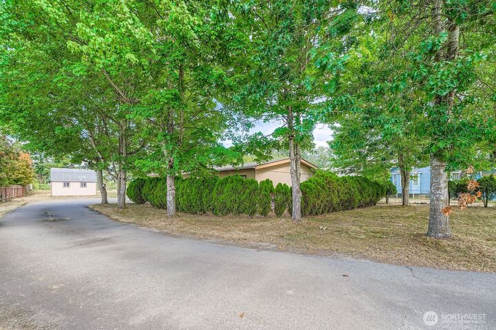 Property Photo:  733  8th Street NE  WA 98002 