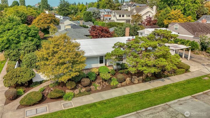 4100 NE Surber Drive  Seattle WA 98105 photo