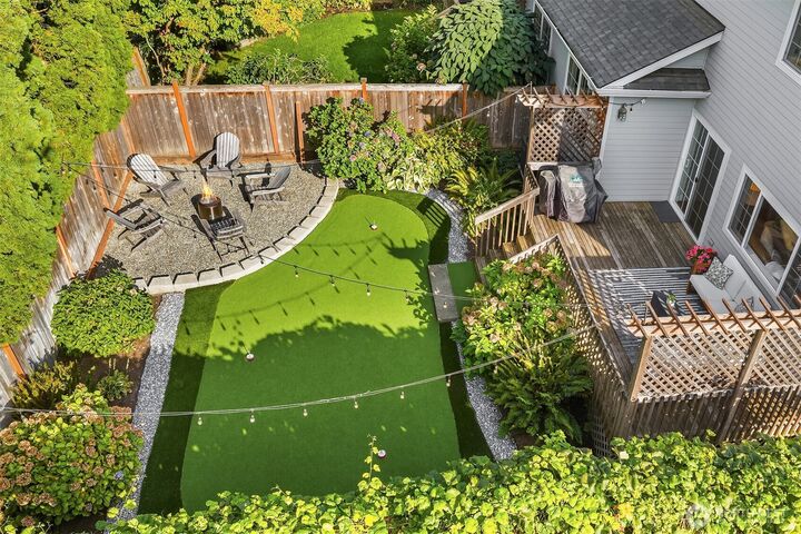 Property Photo: 170 B NW Dogwood Street WA 98027