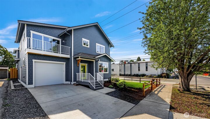 Property Photo:  2100  C Street  WA 98225 