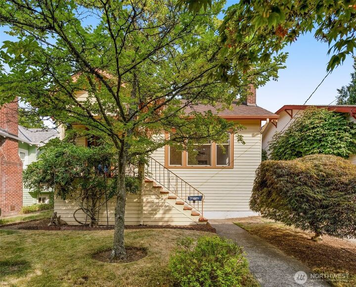7332  17th Avenue NE  Seattle WA 98115 photo