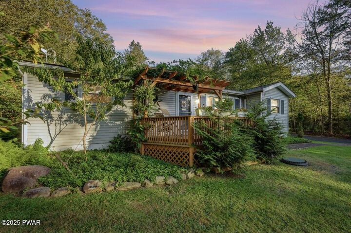 Property Photo: 3117 Sussex Drive PA 18466