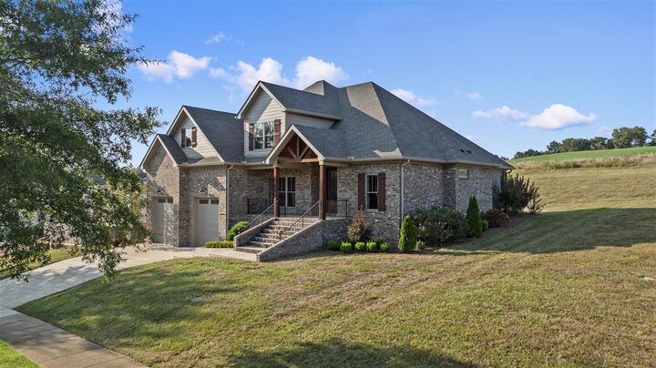 Property Photo: 626 Village Way KY 42103