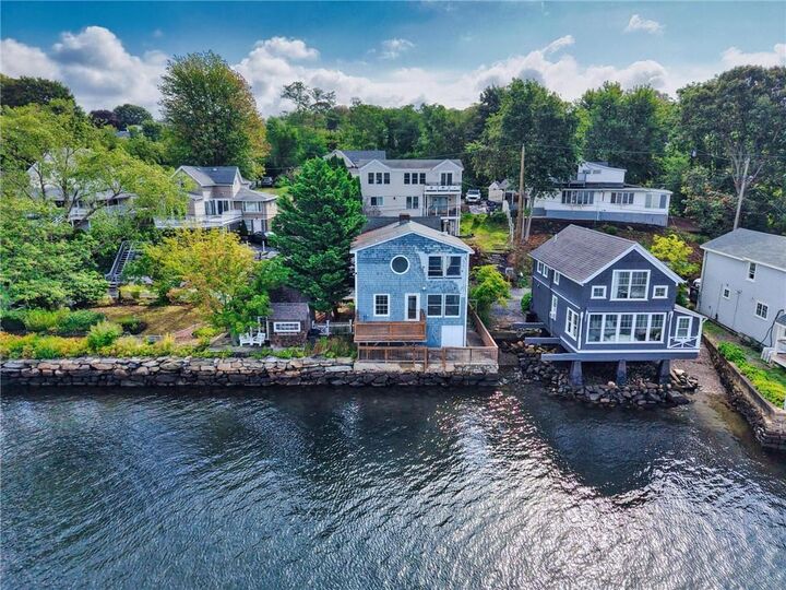 285 Riverside Drive  Tiverton RI 02878 photo