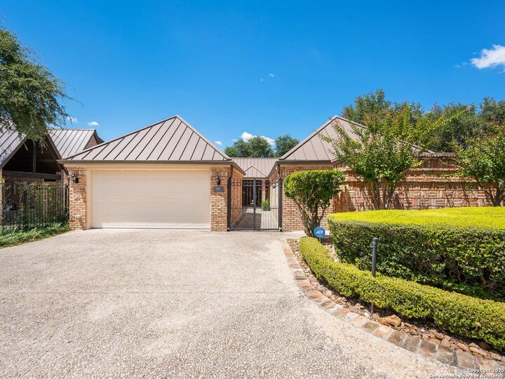 Property Photo: 115 Westcourt Lane TX 78257