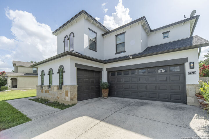 Property Photo: 23503 Woodlawn Rdg TX 78259