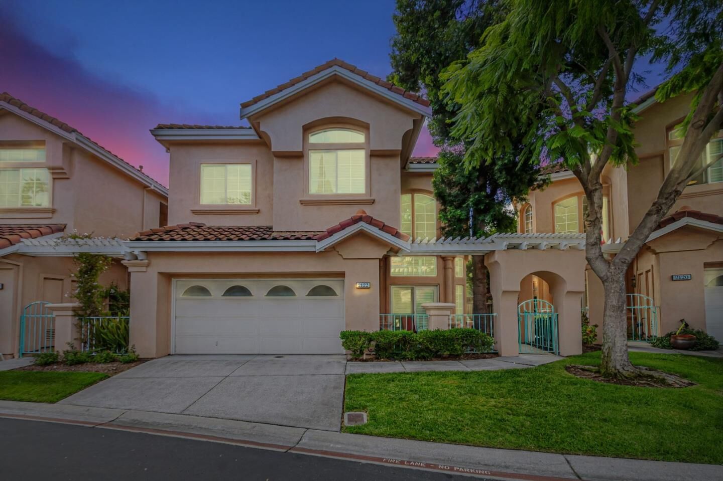 Property Photo:  2122 Vizcaya Way  CA 95008 