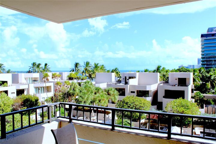201 Crandon Blvd 439  Key Biscayne FL 33149 photo