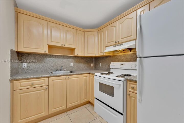 Property Photo: 2185 NW 16th Ter 19 FL 33125