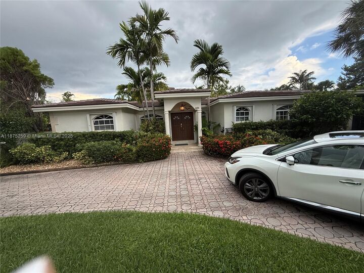 401 Warren Ln  Key Biscayne FL 33149 photo