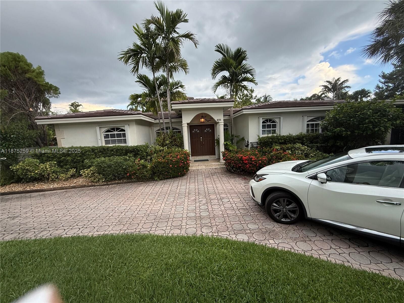 Property Photo:  401 Warren Ln  FL 33149 