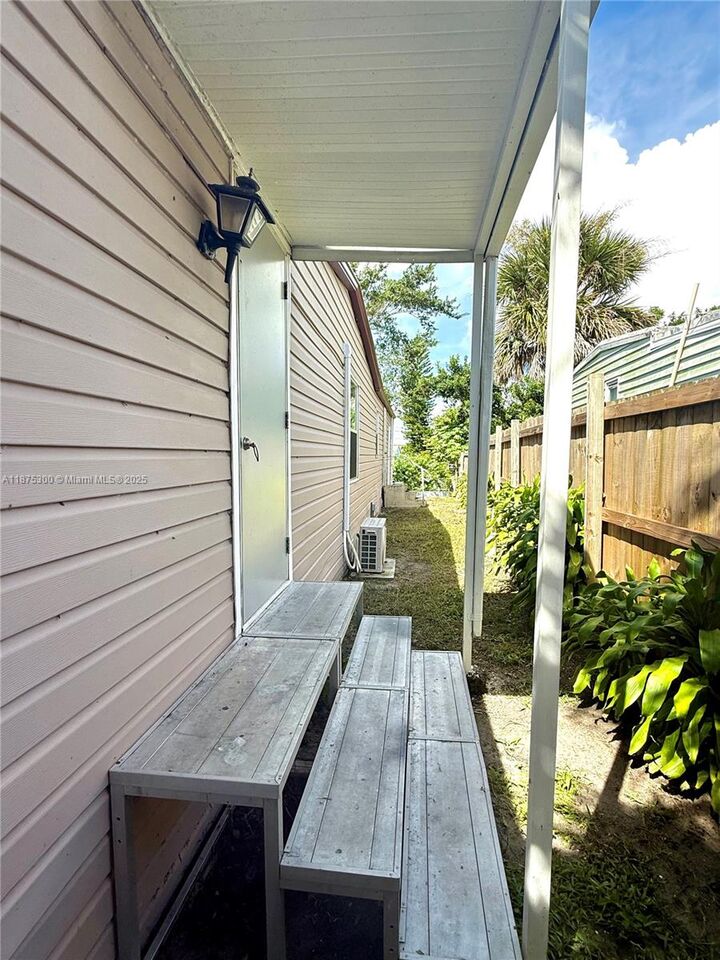 Property Photo:  3603 SE 35th Ave  FL 34974 