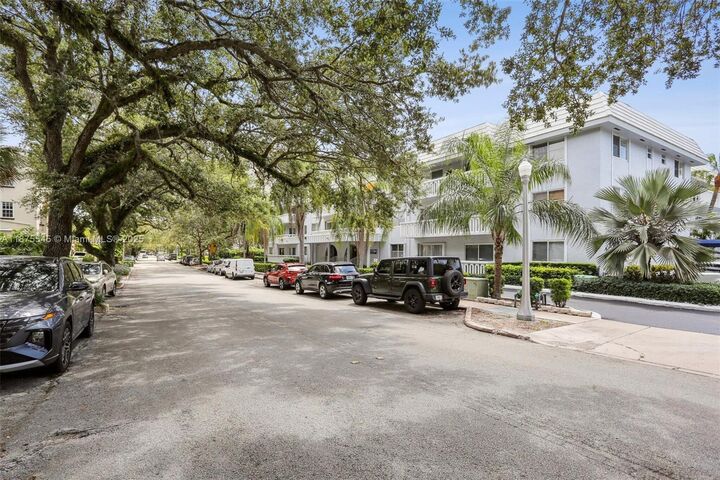 100 Edgewater Dr 142  Coral Gables FL 33133 photo