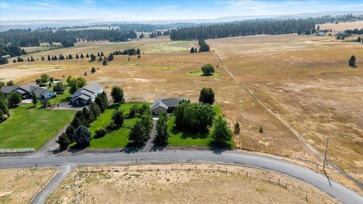 Property Photo: 304 E Burk Rd WA 99005