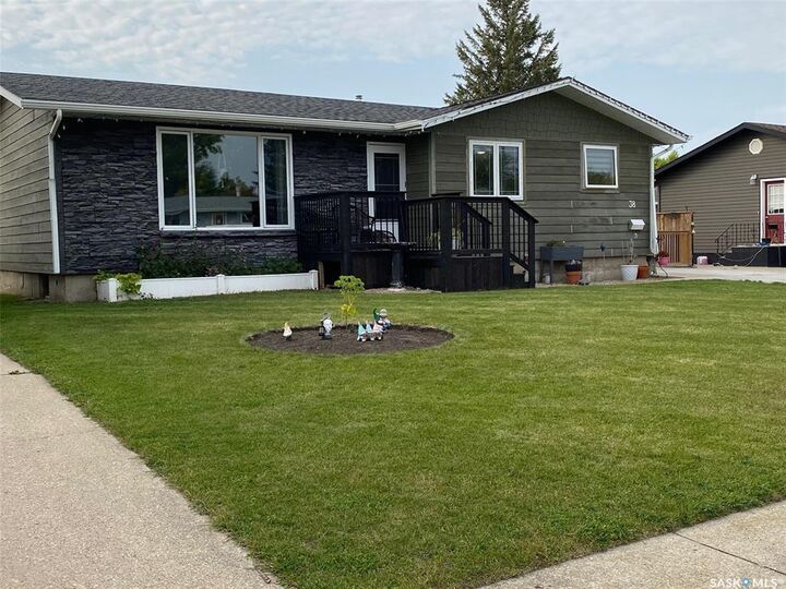 Property Photo: 38 Charleswood Crescent SK S3N 2R6