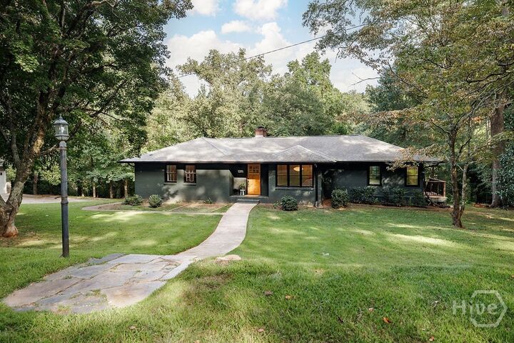 Property Photo:  1391 Ivywood Drive  GA 30606 