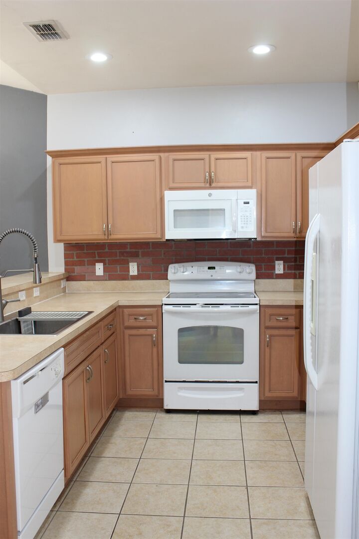 Property Photo:  682 Brooke Hampton Drive  FL 32311 