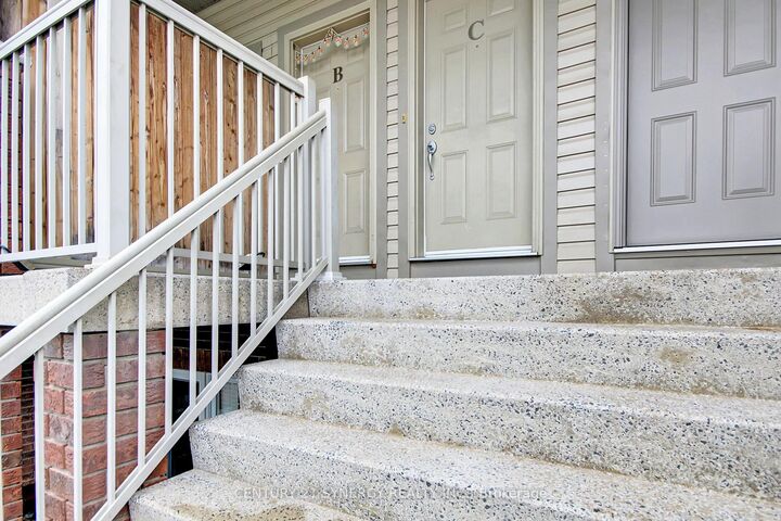 Property Photo: 145 Oldfield Street C ON K2G 7C7