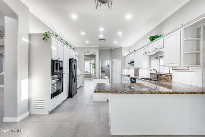Property Photo:  2722 E Villa Park Court  AZ 85298 
