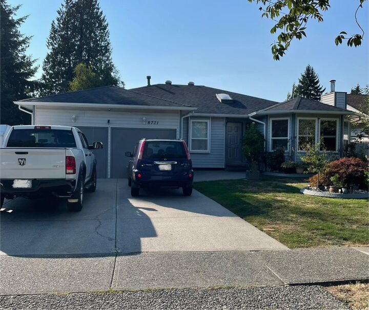 8721 152A Street — photo 1
