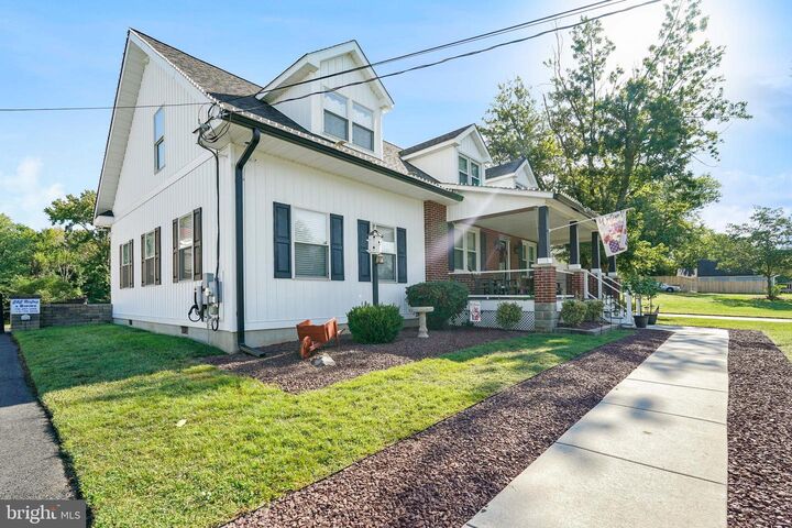 Property Photo:  332 Caroline Street  MD 21914 