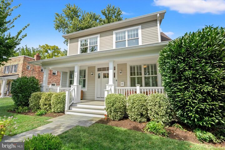 Property Photo:  508 E Custis Avenue  VA 22301 